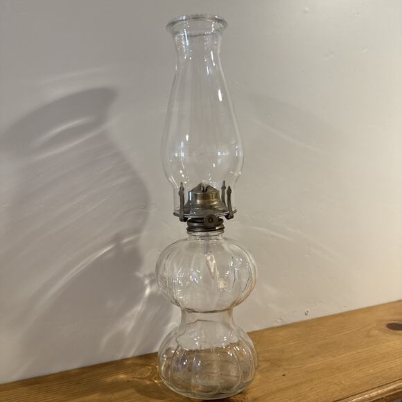 Vintage Oil Lamp Ribbed Glass Acorn Hurricane Pedestal 17” tall Scalloped MCM‎ - Picture 2 of 9
